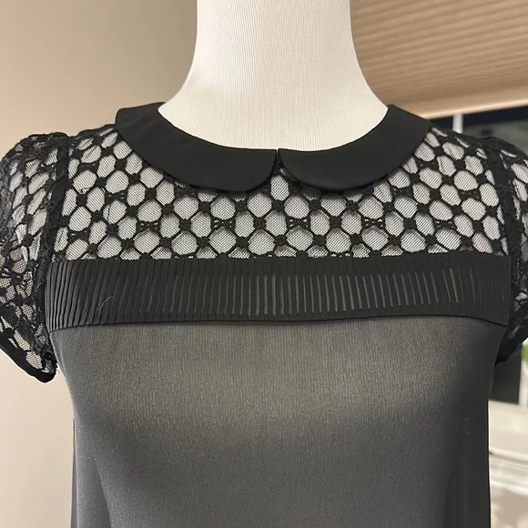 Elegant Black Lace Top - Picture 2 of 5